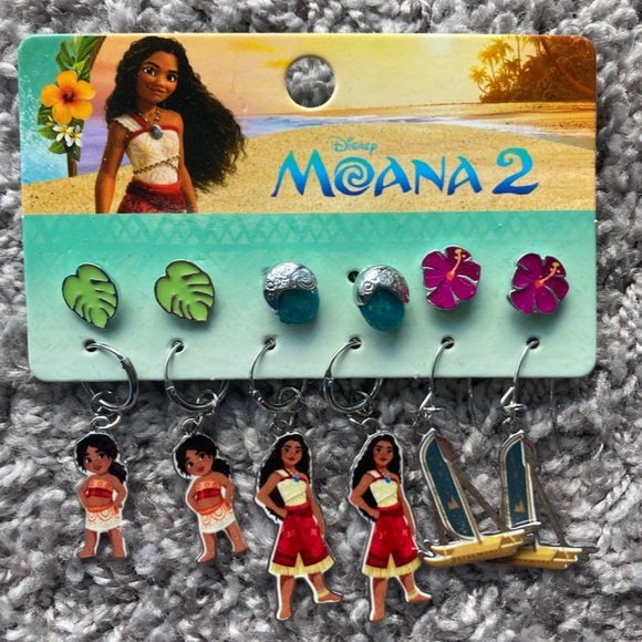 Disney Moana 2 Earring Set - Picture 1 of 3